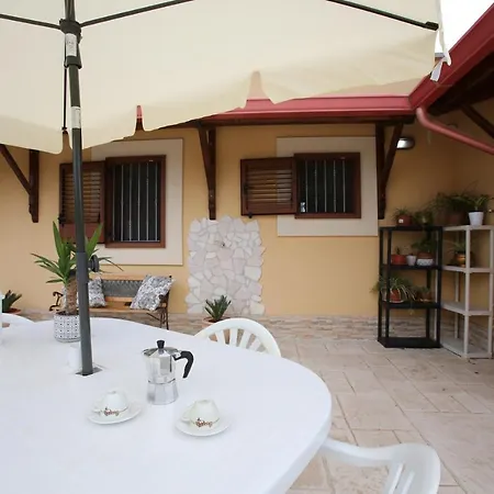 Сasa de vacaciones A Casa Di Isor San Vito dei Normanni